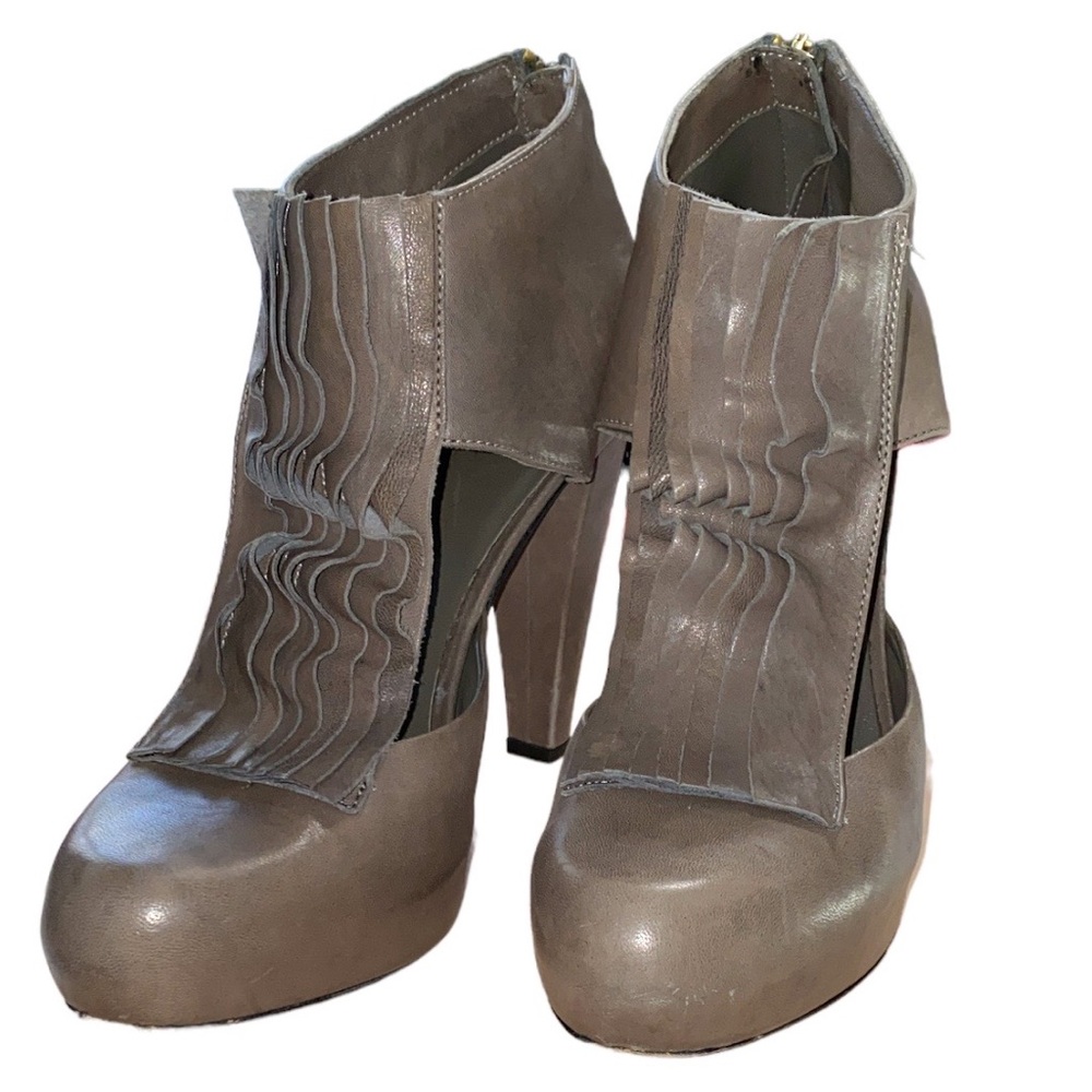 Loeffler Randall Loira Gray Leather Heeled Bootie - Size 9